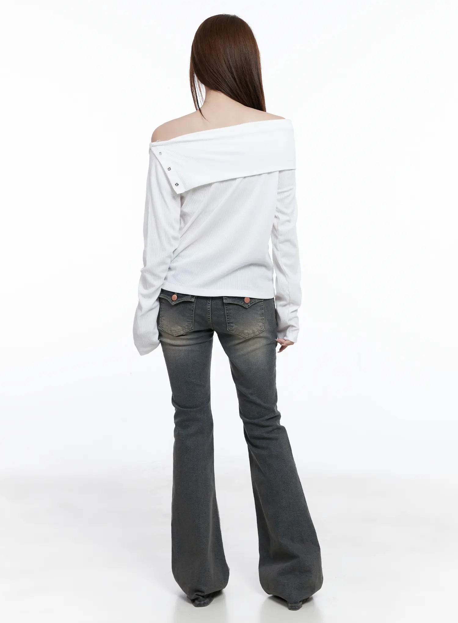 sumin-low-rise-flare-hip-pad-jeans-cg529