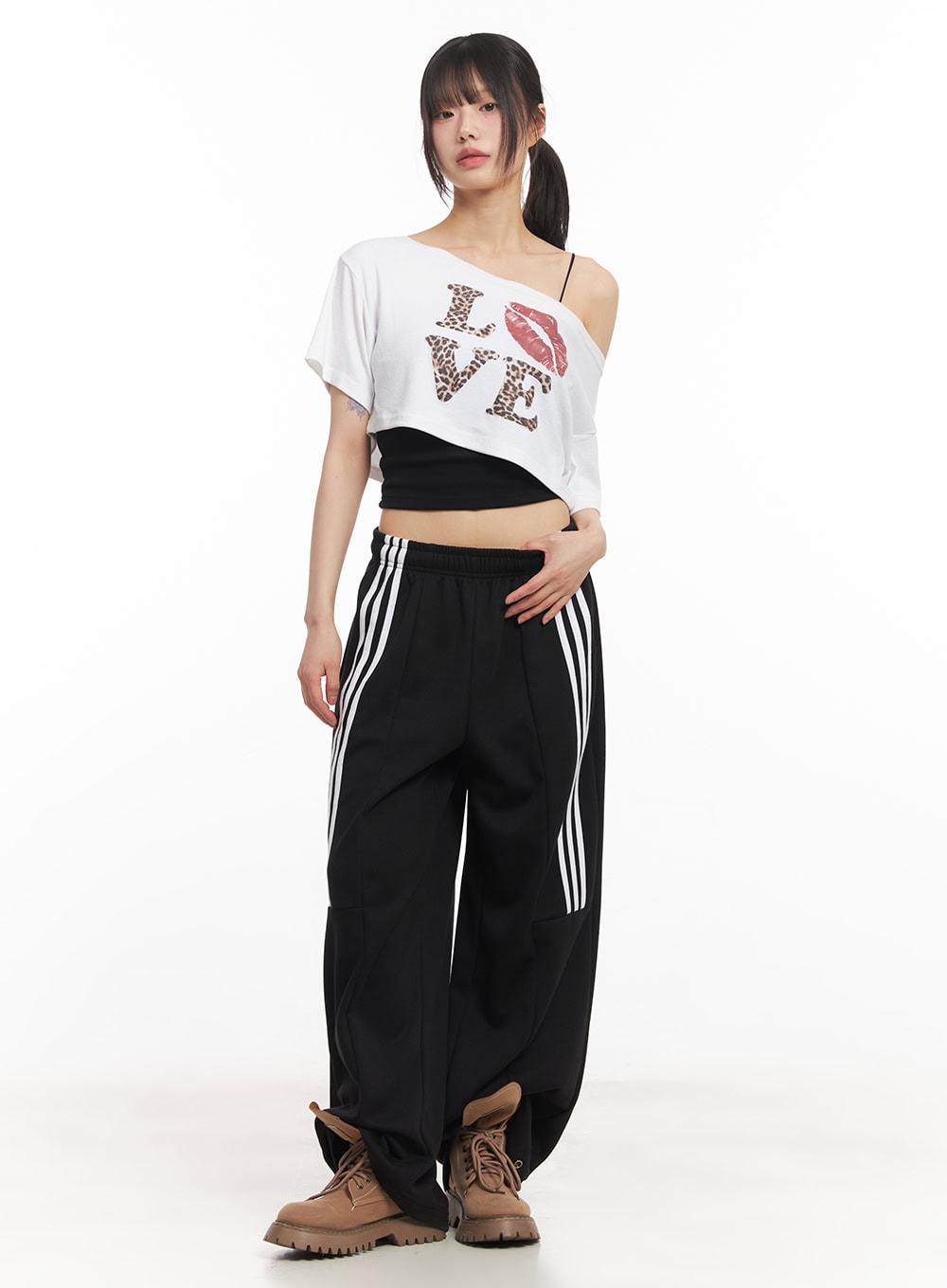 striped-wide-fit-sweatpants-ca523