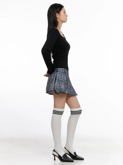 wide-neck-fitted-long-sleeve-top-is508