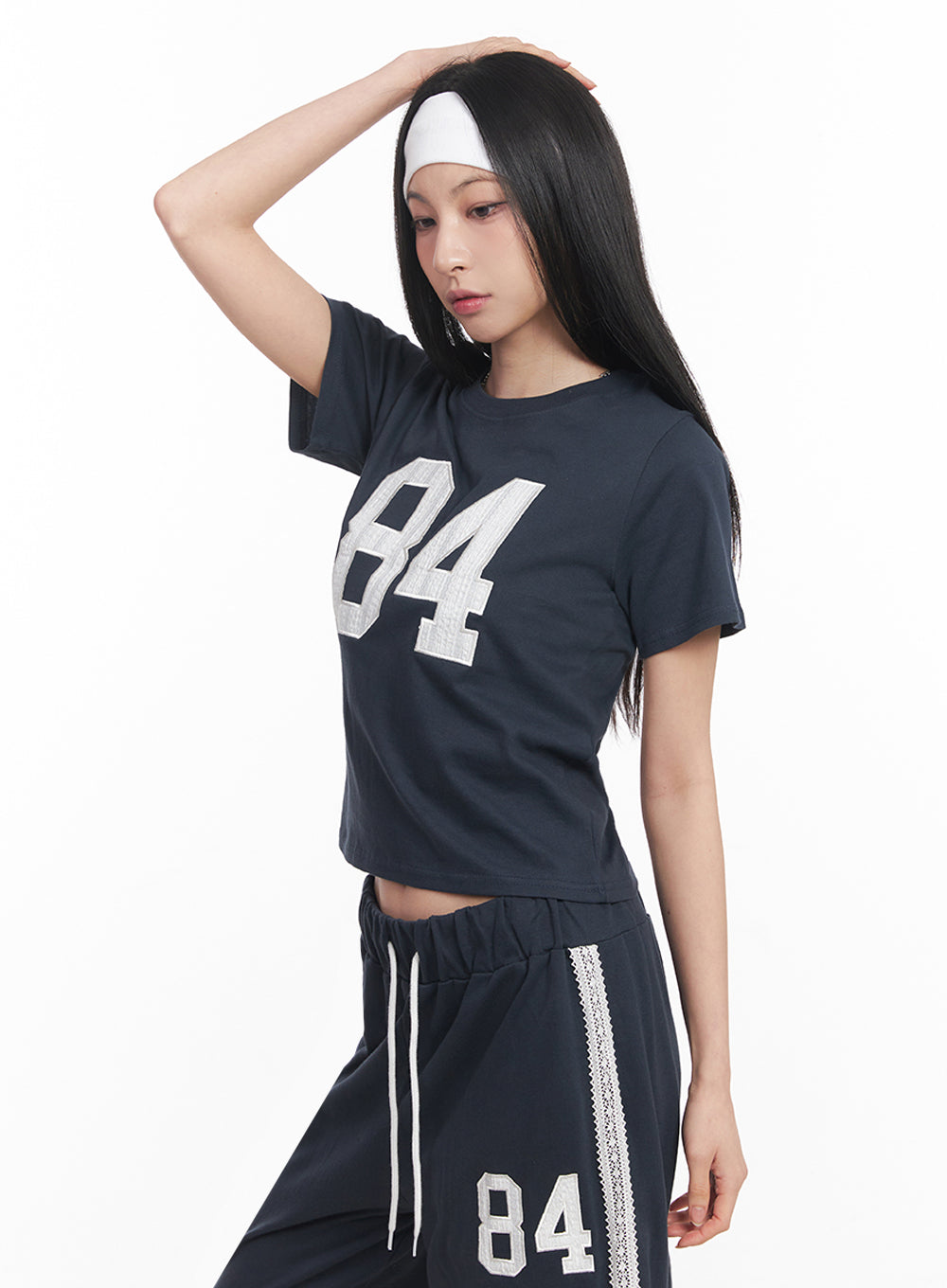 lace-embroidered-84-graphic-tee-iy516
