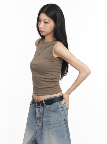 sleek-sleeveless-crop-top-iy529
