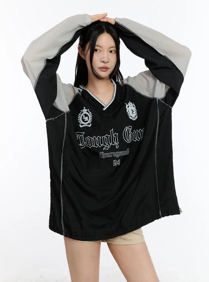 Oversized V-Neck Graphic Sweatshirt CA507