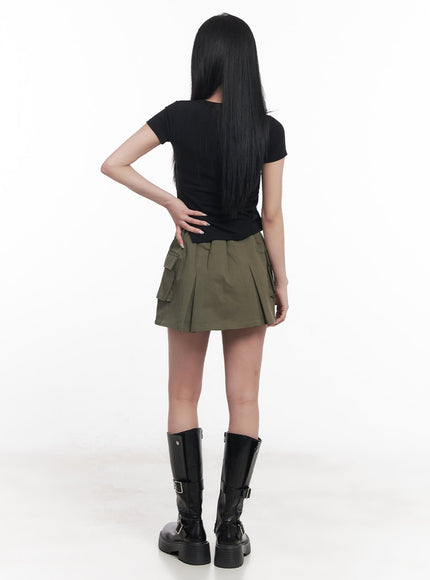 asymmetric-buttoned-crop-top-cy527