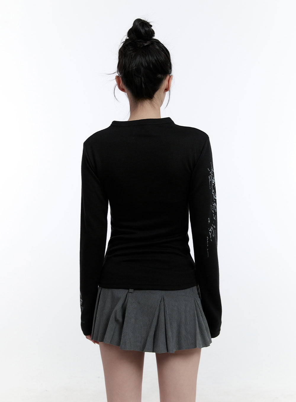 slim-fit-graphic-print-long-sleeve-top-cj522