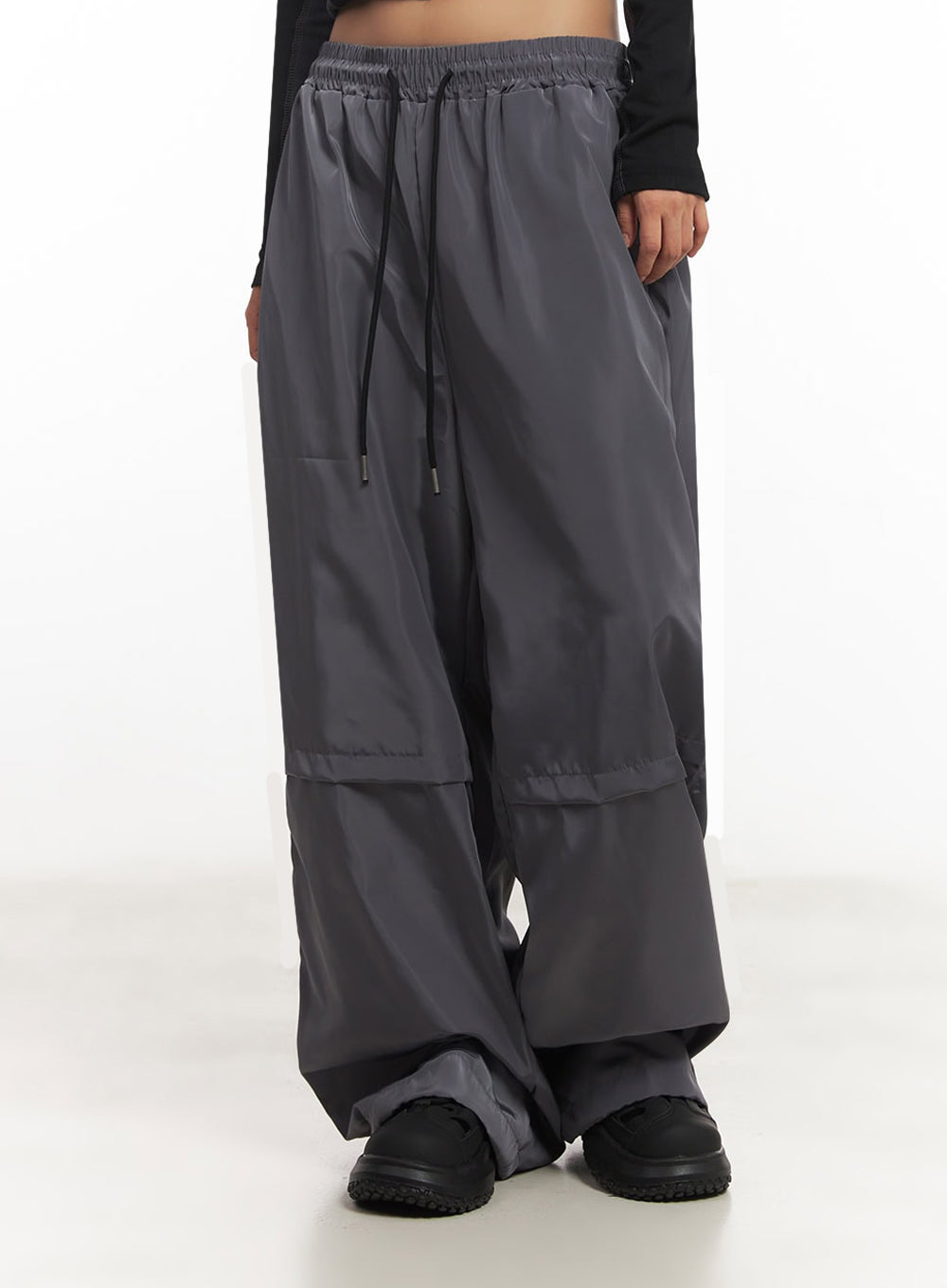 pintuck-wide-leg-windbreaker-trackpants-ia517