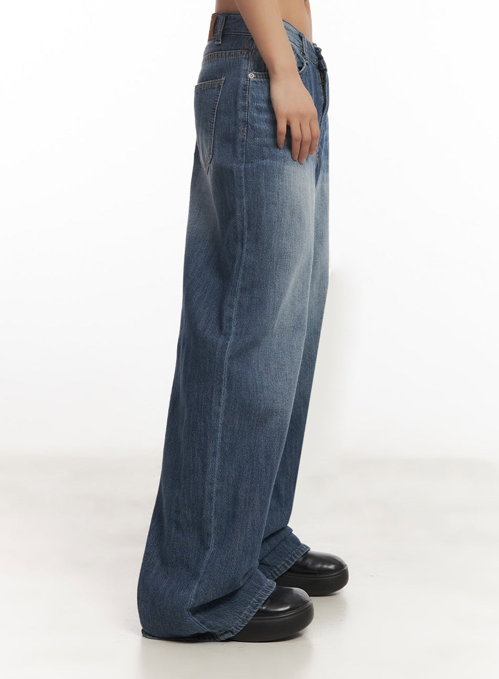 sable-baggy-bootcut-jeans-ia517