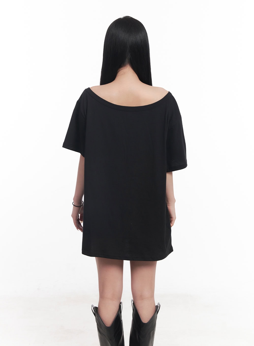 88-graphic-off-shoulder-oversize-t-shirt-cy527