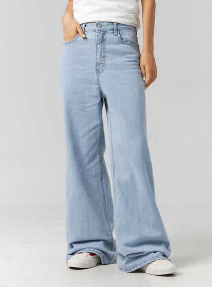 flared-wide-leg-jeans-cg314