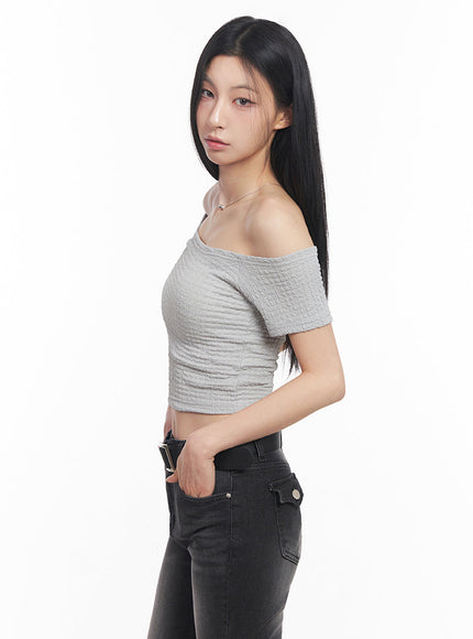 off-shoulder-boat-neck-crop-top-iy516