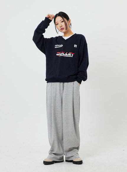 V-Neck Graphic Sweatshirt CF315