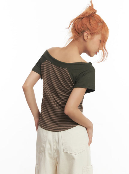 stripe-off-shoulder-hooded-top-ia517