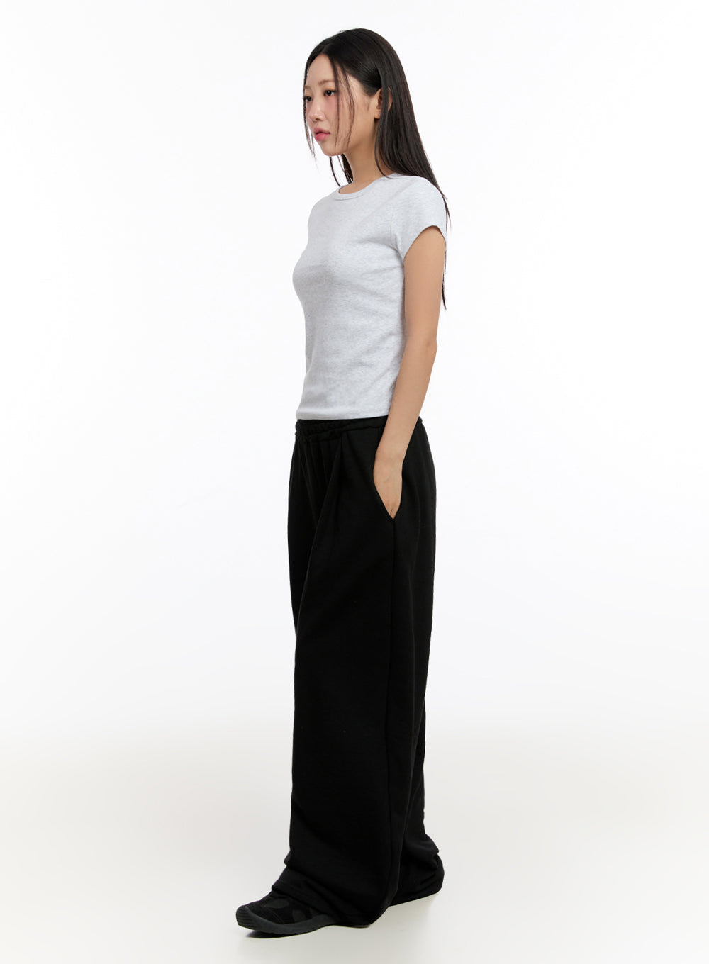 pintuck-wide-leg-sweatpants-iu509