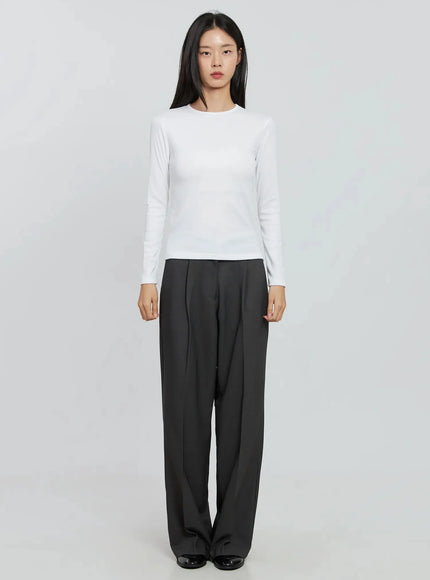 essential-round-neck-long-sleeve-top-in507