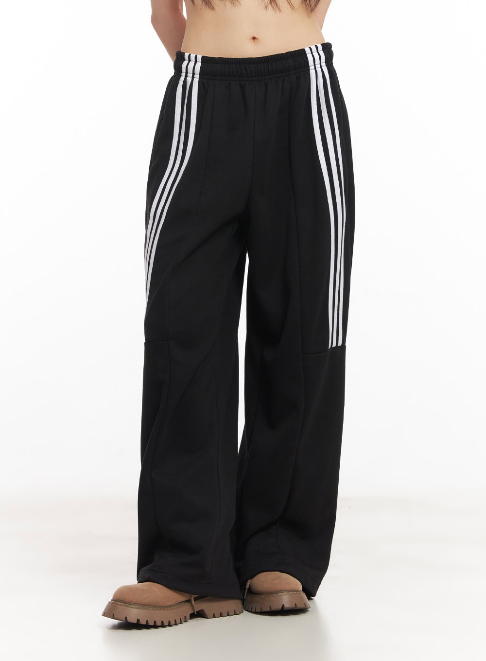 striped-wide-fit-sweatpants-ca523