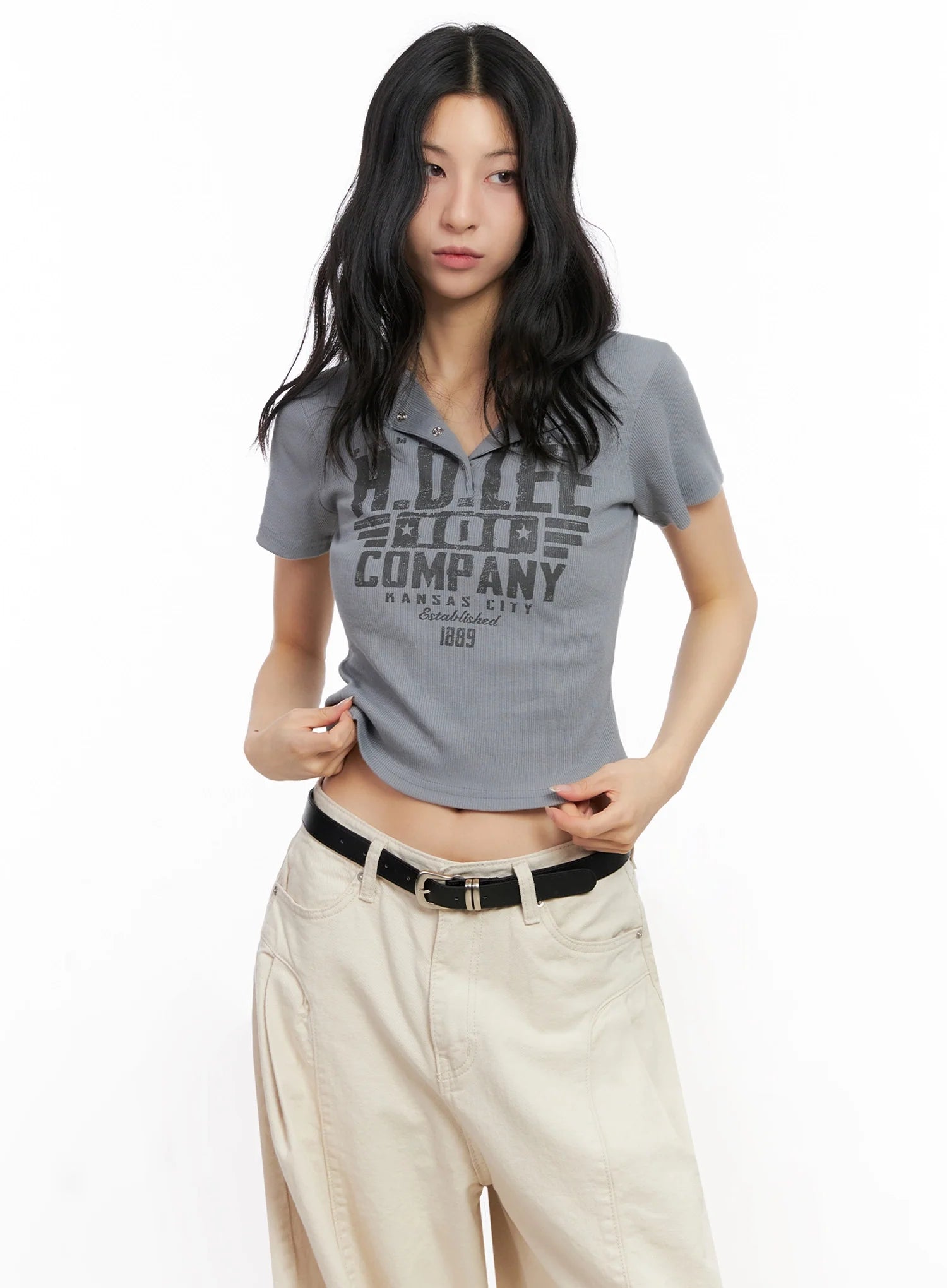 graphic-snap-collar-crop-tee-ig508