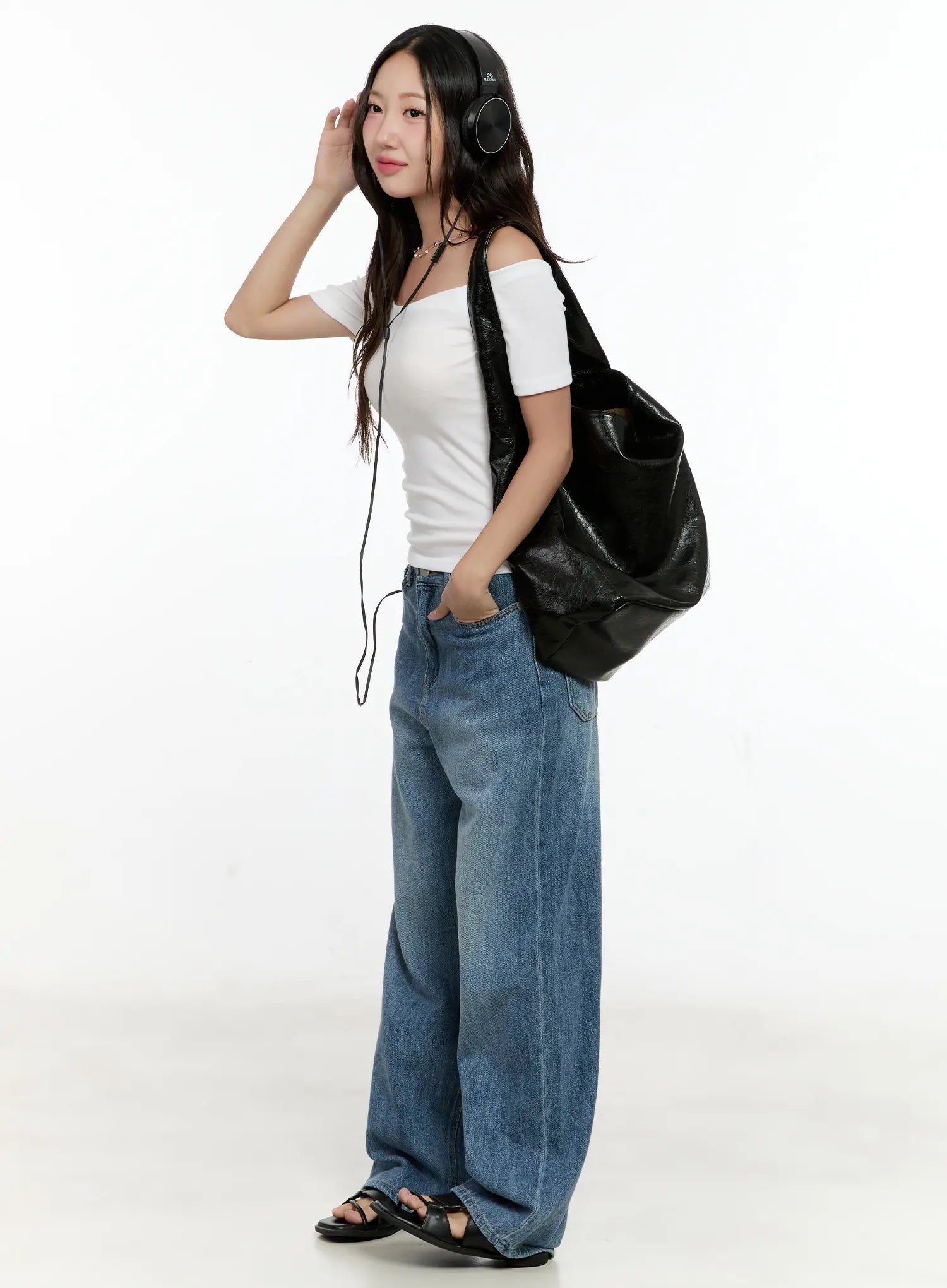 Doyeon Washed Wide-Leg Denim Jeans CG501