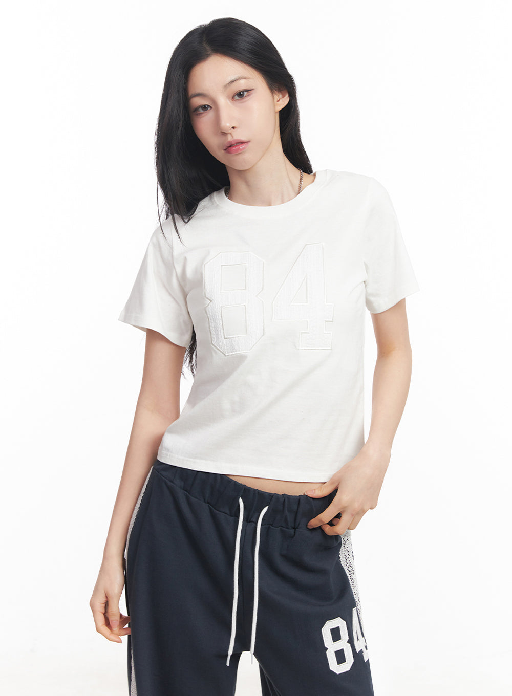lace-embroidered-84-graphic-tee-iy516