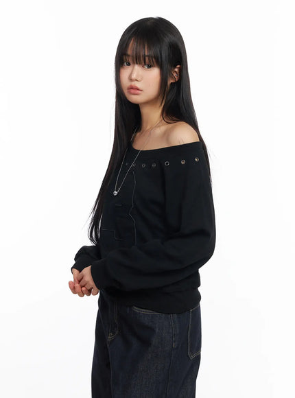 eyelet-trimmed-off-shoulder-sweatshirt-cf504 / Black