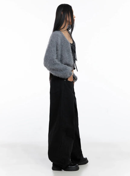 soft-knit-buttoned-cardigan-co517