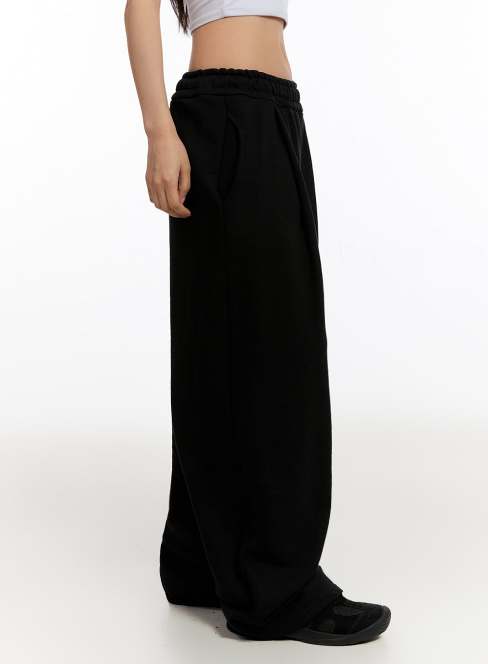 pintuck-wide-leg-sweatpants-iu509