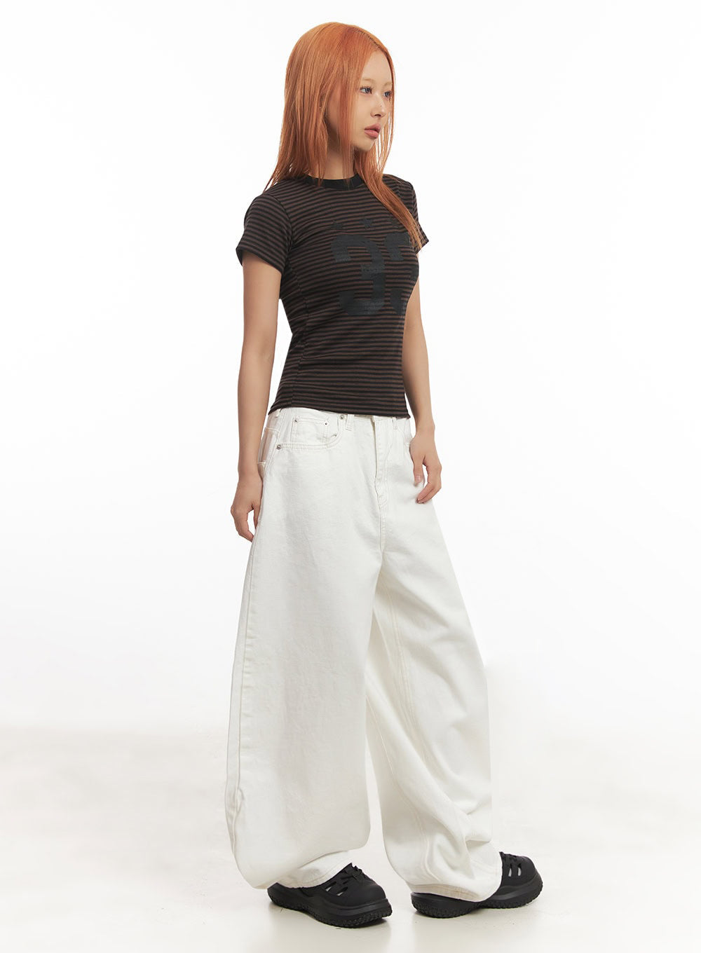 striped-slim-fit-graphic-top-ia515