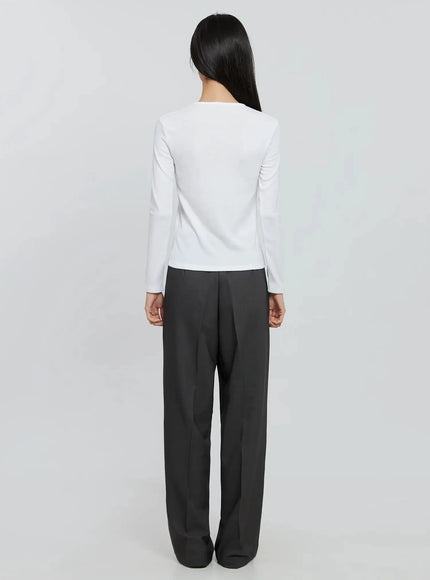 essential-round-neck-long-sleeve-top-in507