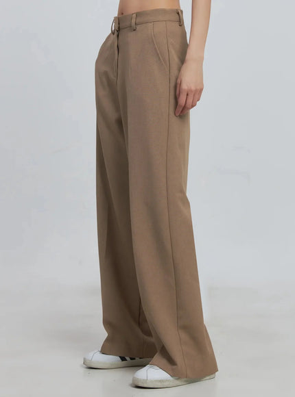 classic-wide-fit-slacks-beige-iu512