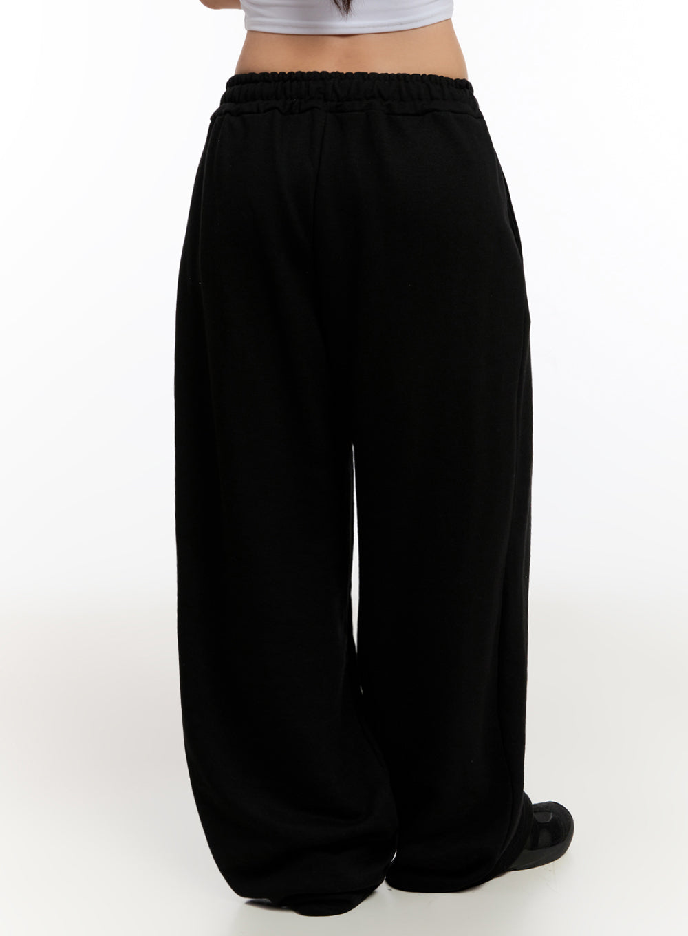 pintuck-wide-leg-sweatpants-iu509