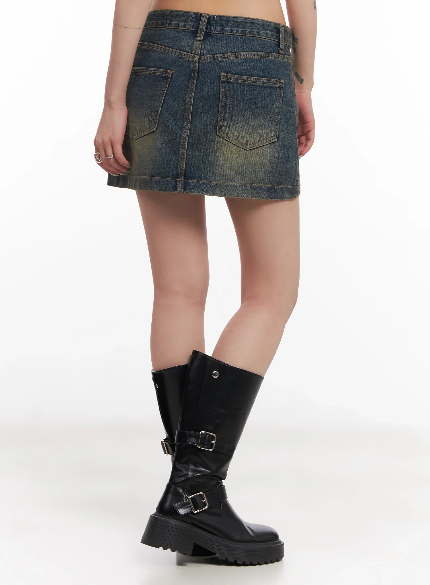 slanted-button-low-rise-denim-skirt-ic503