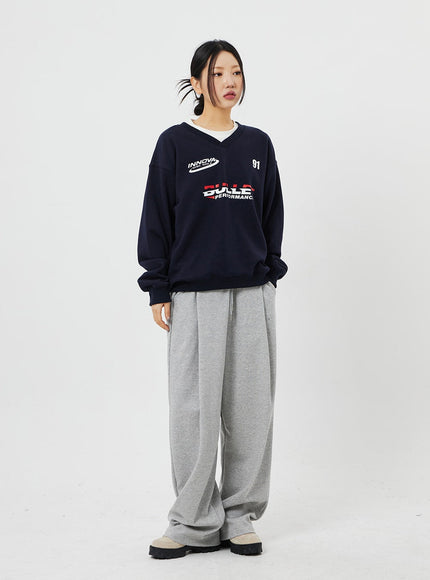 V-Neck Graphic Sweatshirt CF315