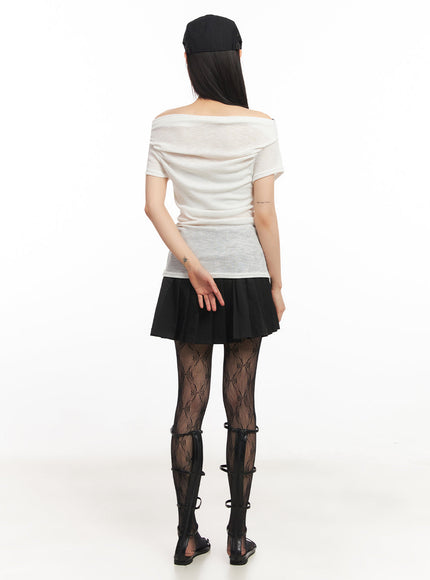 muse-graphic-off-shoulder-top-iy502