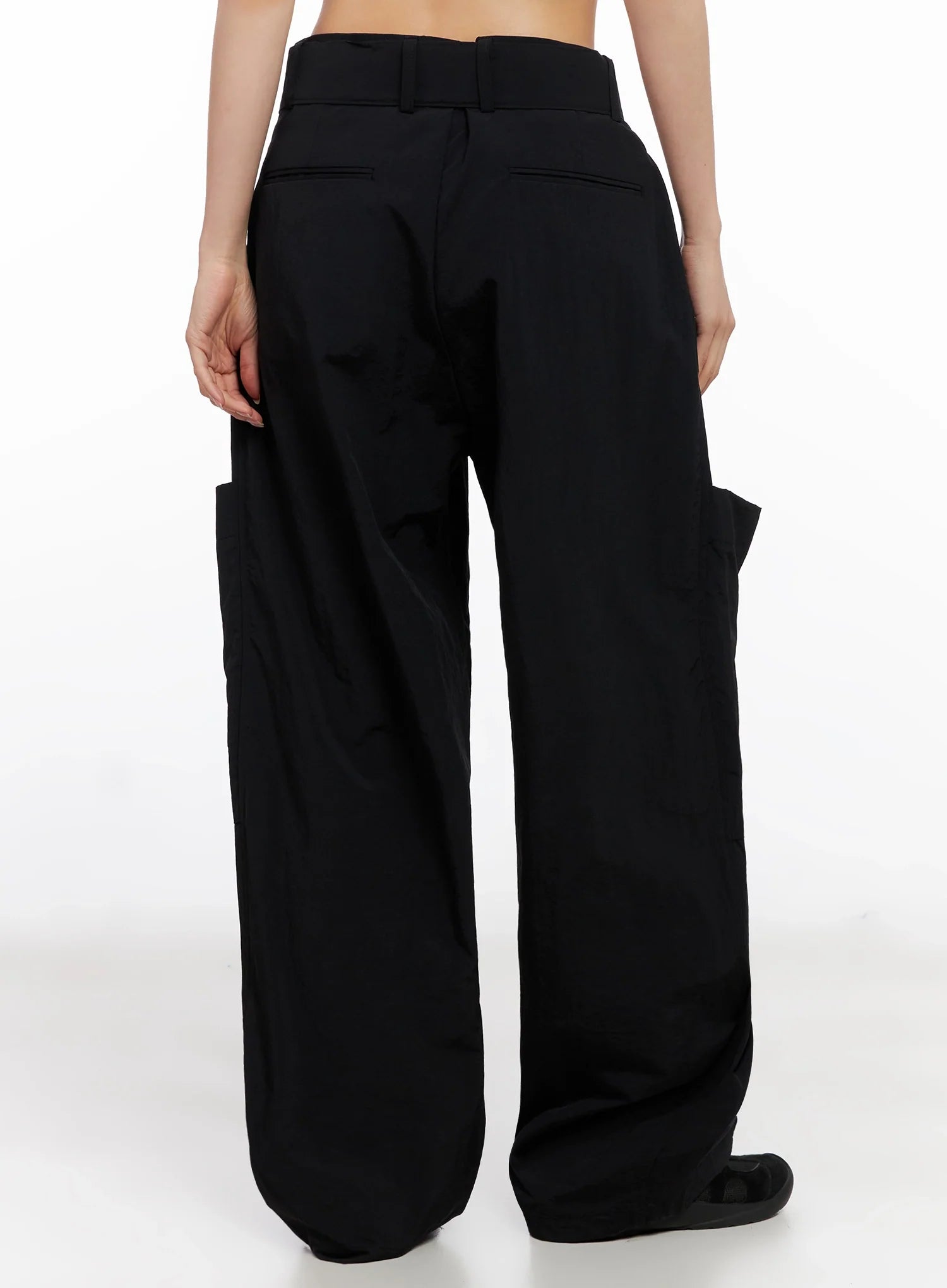 belted-wide-leg-utility-cargo-pants-ig508