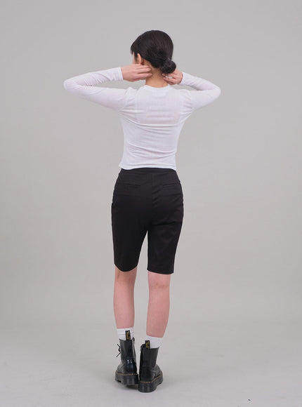 Cropped Long Sleeve T Shirt with Graphic Print F10