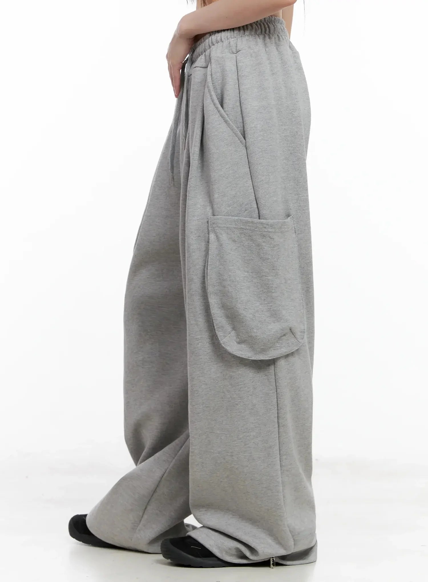 casual-wide-leg-cargo-sweatpants-il531