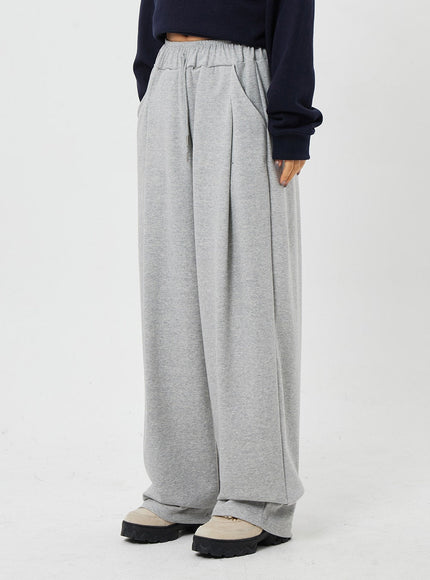 V-Neck Graphic Sweatshirt CF315