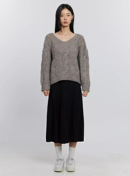cable-knit-v-neck-sweater-is516
