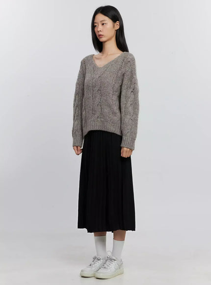cable-knit-v-neck-sweater-is516