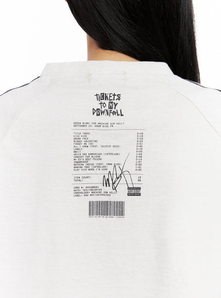 relaxed-fit-v-neck-graphic-t-shirt-ig508