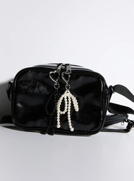 faux-pearl-ribbon-keychain-is516