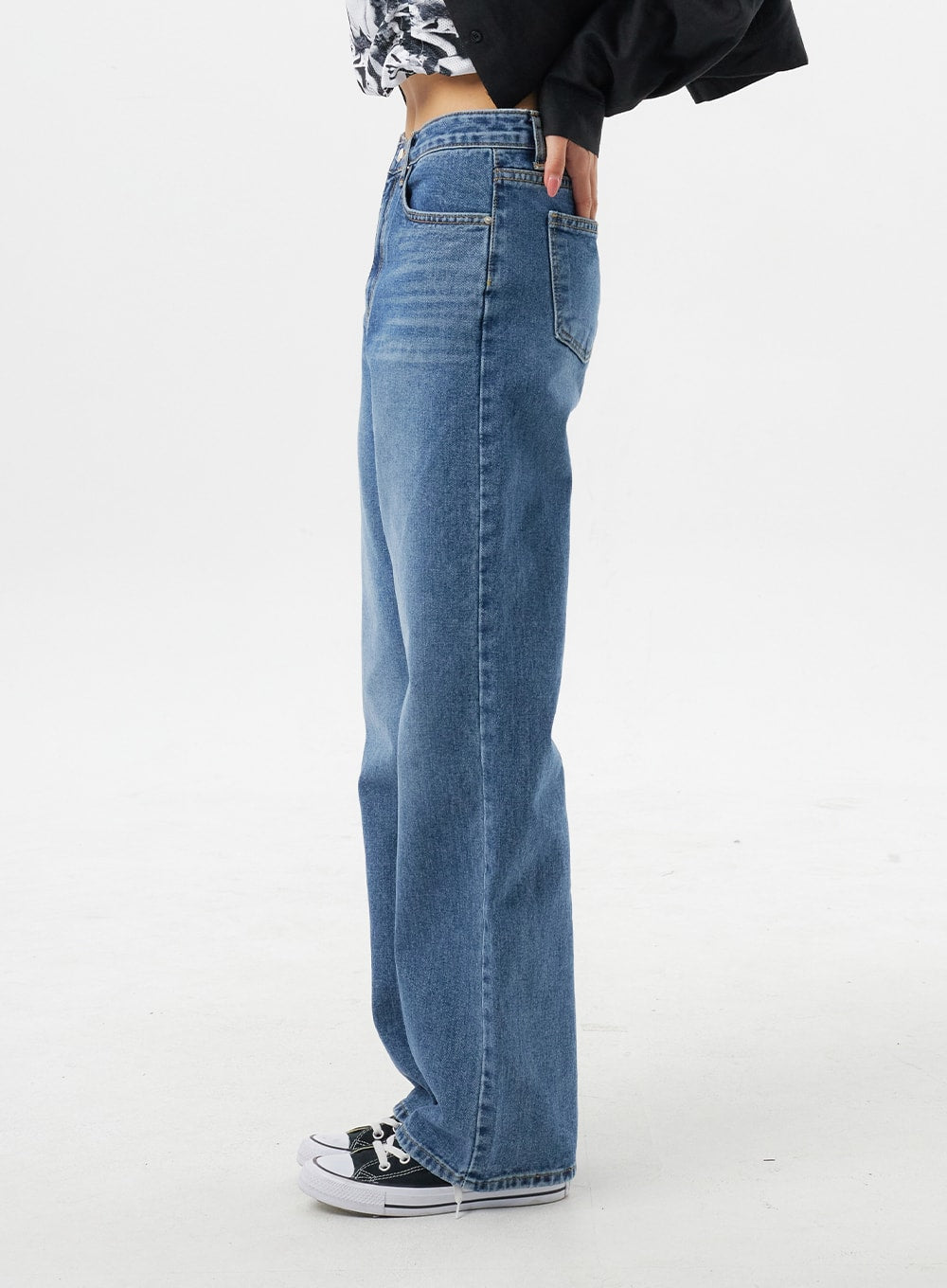 mid-rise-mid-wash-jeans-by325