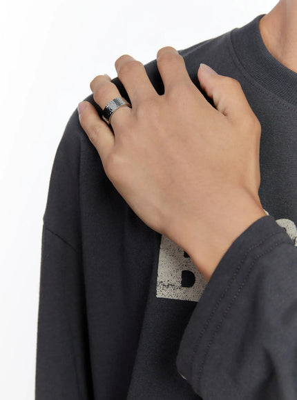 Men's Dented Pattern Ring IS530