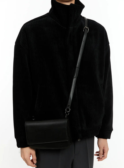 minimalist-mid-sized-crossbody-bag-io531