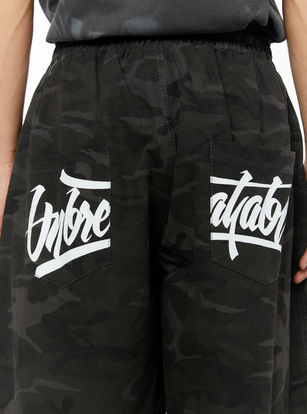 mens-camo-bermuda-shorts-dark-gray-iy513