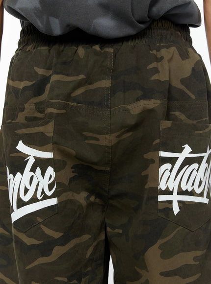 mens-camo-bermuda-shorts-dark-green-iy513