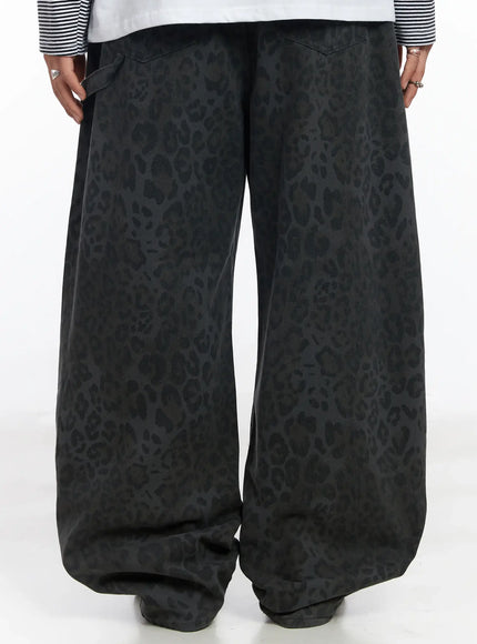 mens-leopard-print-carpenter-pants-ij527