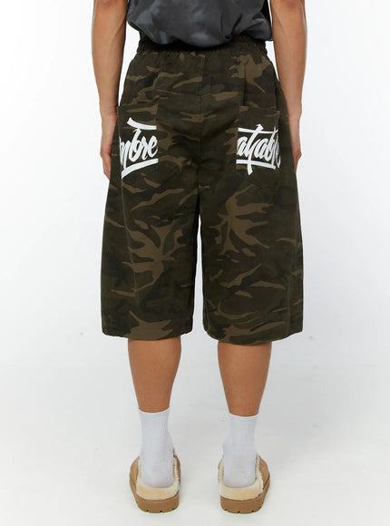 mens-camo-bermuda-shorts-dark-green-iy513
