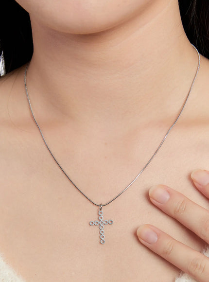 silver-cross-necklace-in528