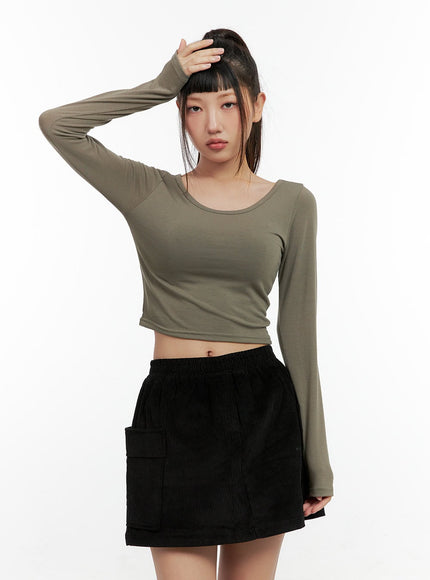 classic-scoop-neck-crop-top-cn404