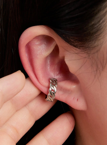 twisted-ear-cuff-in528