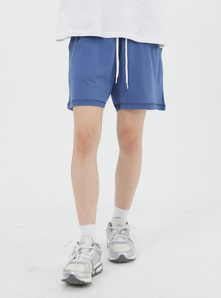 tee-and-track-shorts-set-iy323